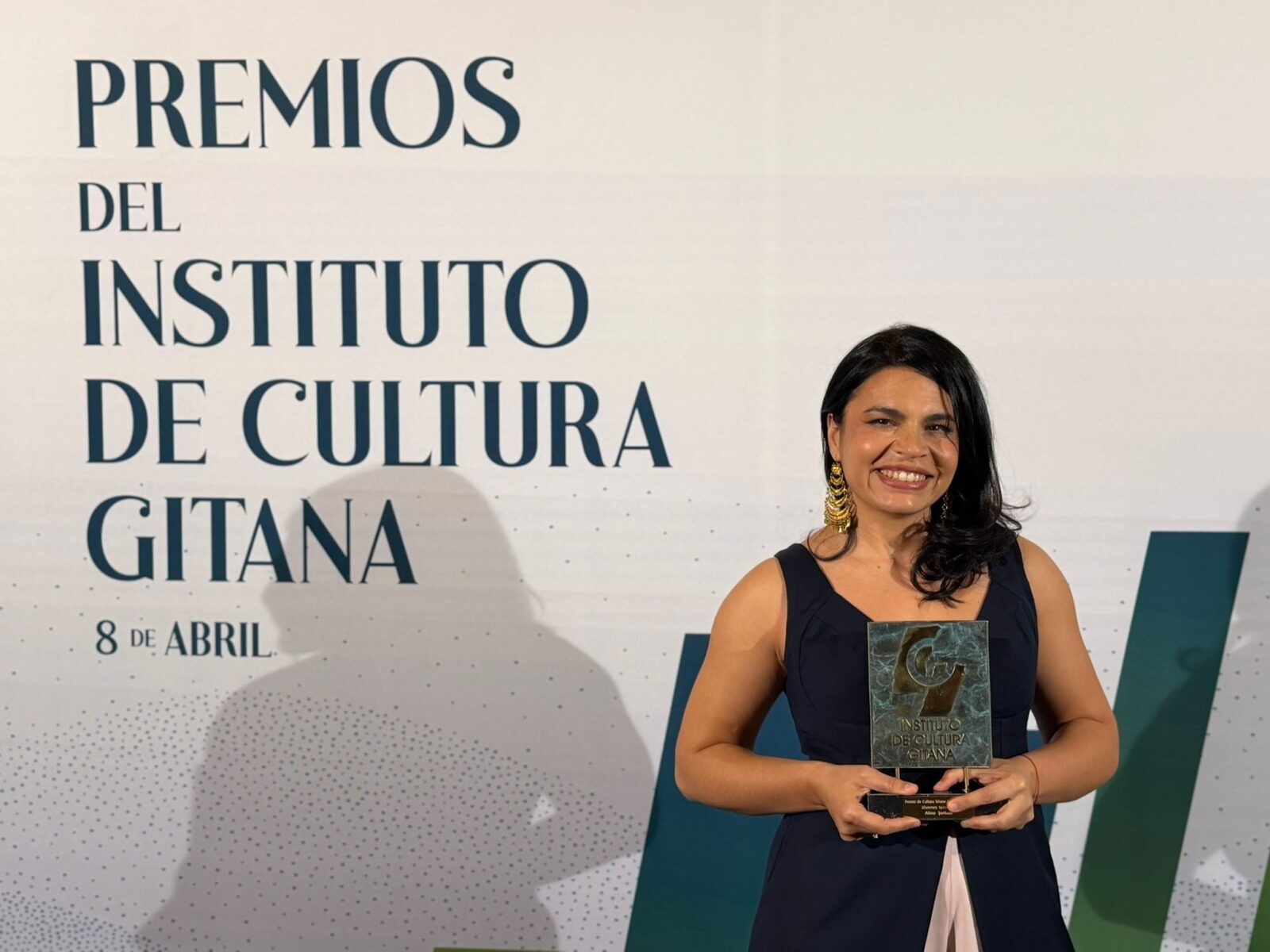 Actrița Alina Șerban, premiată la Madrid de Ziua Internațională a Romilor