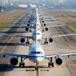 avioane aliniate pista aeroport decolare