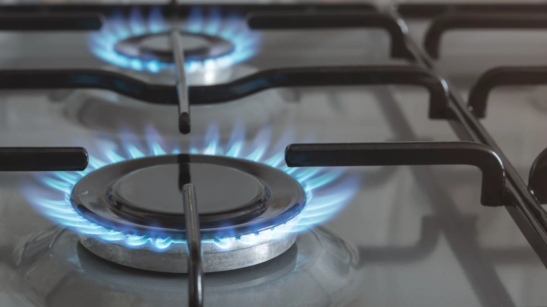 Schimbări majore pe piața gazelor din 2026: Cum vor fi afectați consumatorii Începând cu 1 aprilie 2026, consumatorii casnici de gaze naturale se vor confrunta cu o modificare a modului de calcul al prețurilor