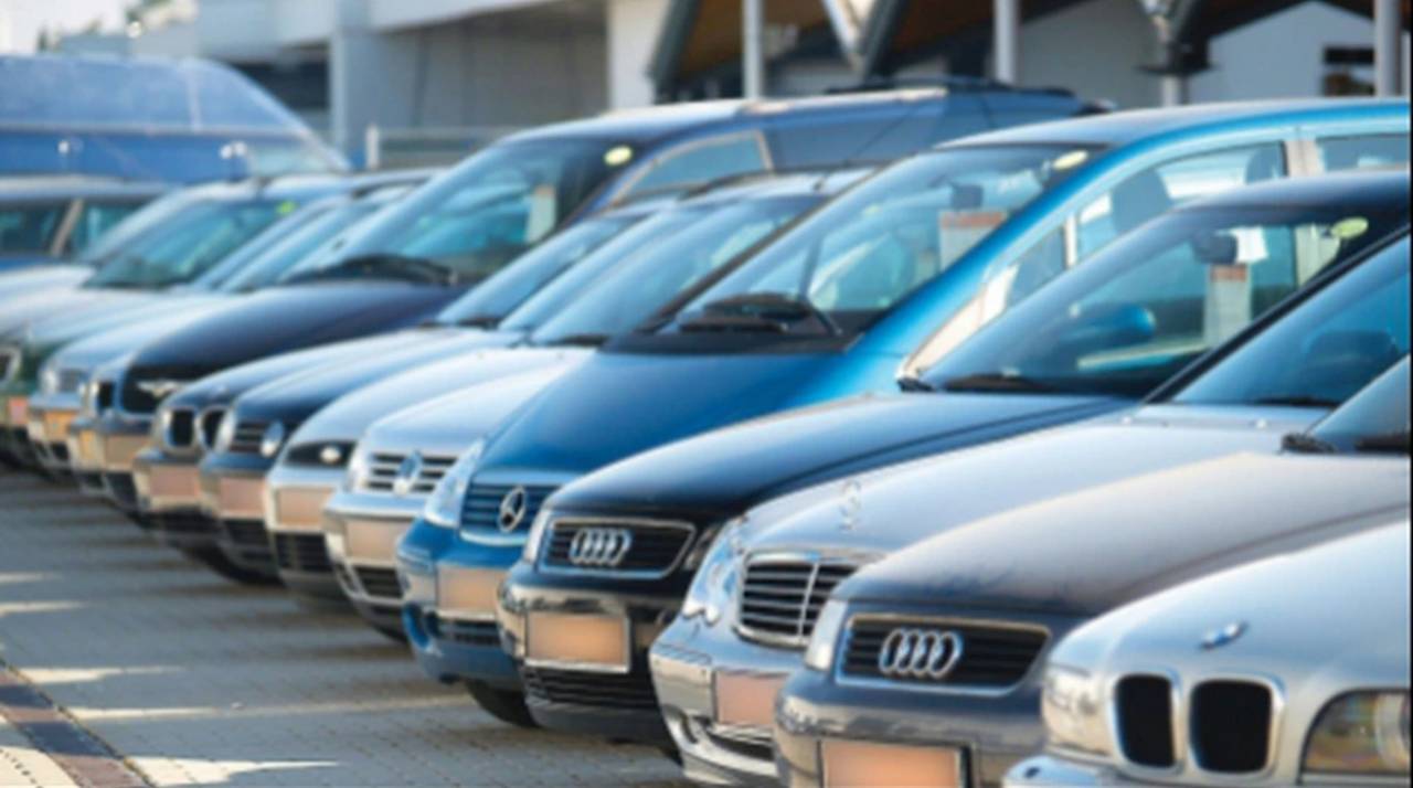 Noi reguli pentru importul de mașini second-hand: ACAROM cere restricții mai mari București – Un proiect de ordonanță de urgență privind produsele utilizate, reparate sau recondiționate, inclusiv autovehiculele second-hand, stârnește controverse