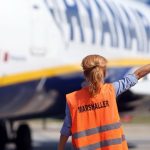 Un avion Ryanair a decolat fără cei 190 de pasageri care plătiseră bilet. Compania refuză rambursarea banilor