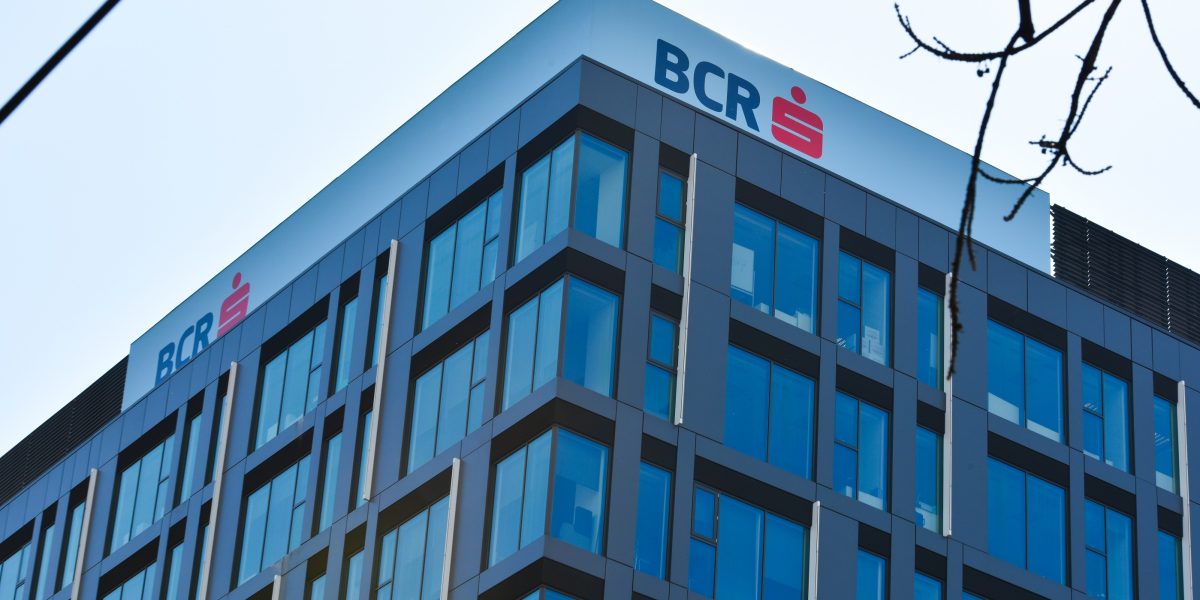 BCR răscumpără anticipat obligațiuni de 700 de milioane de euro Banca Comercială Română (BCR) a anunțat că va răscumpăra anticipat o tranșă de obligațiuni senior nepreferențiale în valoare de 700 de milioane de euro