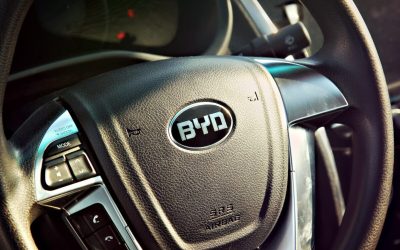 Gigantul auto chinez BYD este acuzat de exploatarea muncitorilor în fabrica sa din Ungaria, potrivit unui raport recent al organizației China Labor Watch (CLW)