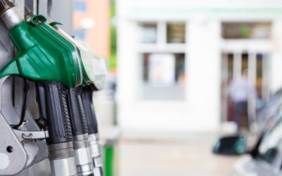 Benzină mai ieftină? Scăderea prețului petrolului, pe fondul SUA-Iran
