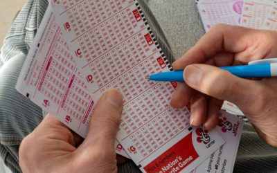 Un norocos (sau nu) jucător de loterie din Marea Britanie a pierdut un premiu colosal de peste 10 milioane de lire sterline, din cauza unei simple neglijențe