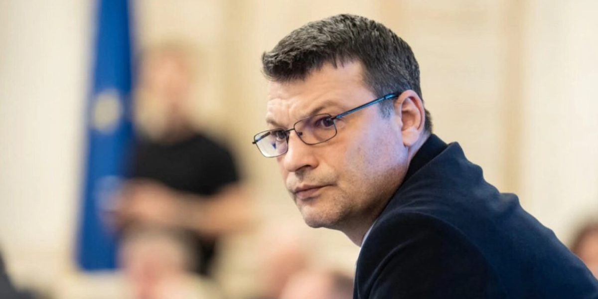 Reforma companiilor de stat: Sfârșitul risipei, NU „vânzarea României”