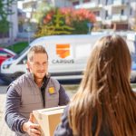 Românii, zgârciți la cumpărături: Ce fac 2 din 3 când prețul e mare