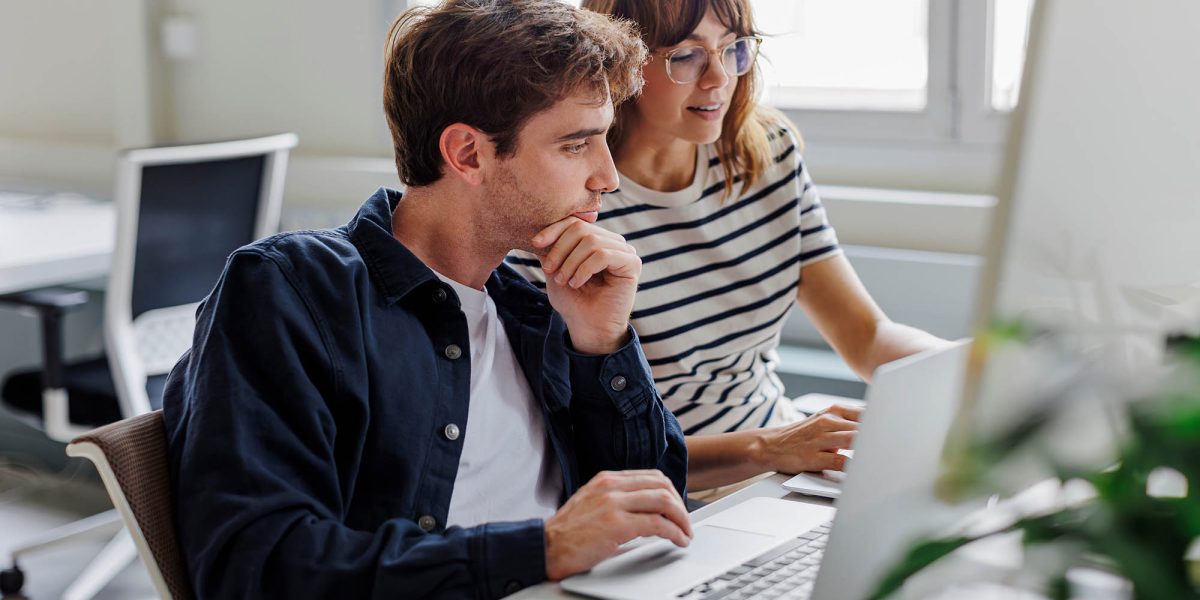 Externalizare masivă: Salarizarea, tot mai mult din România și Europa, la terți