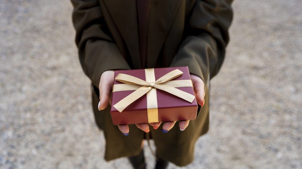 Cadouri de Paște: Ce NU da familiei! Scandal, ghinion garantat