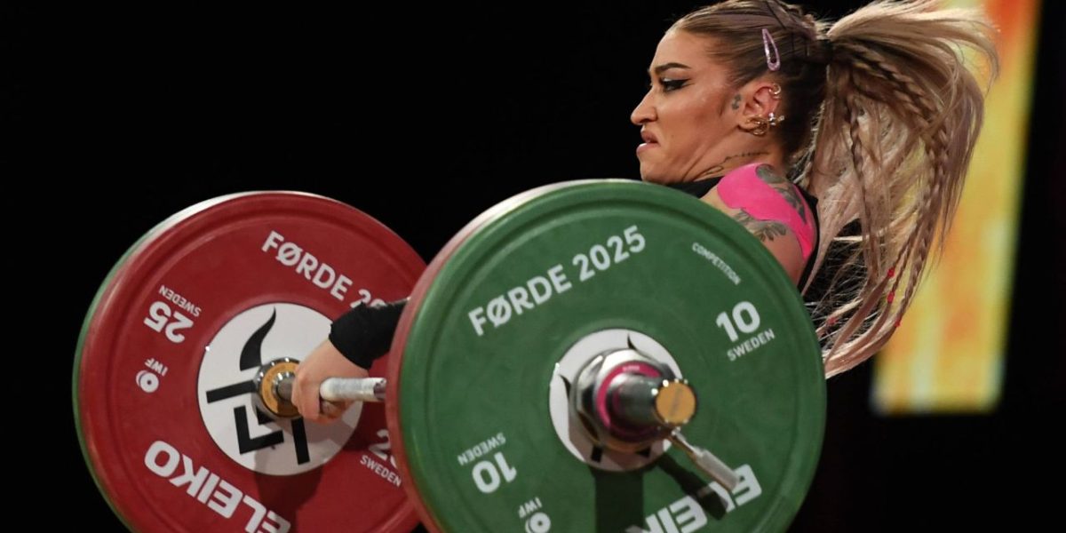 Mihaela Cambei, show pe VOYO: a luat aurul european la smuls, stabilind și un record continental! Urmează proba de aruncat