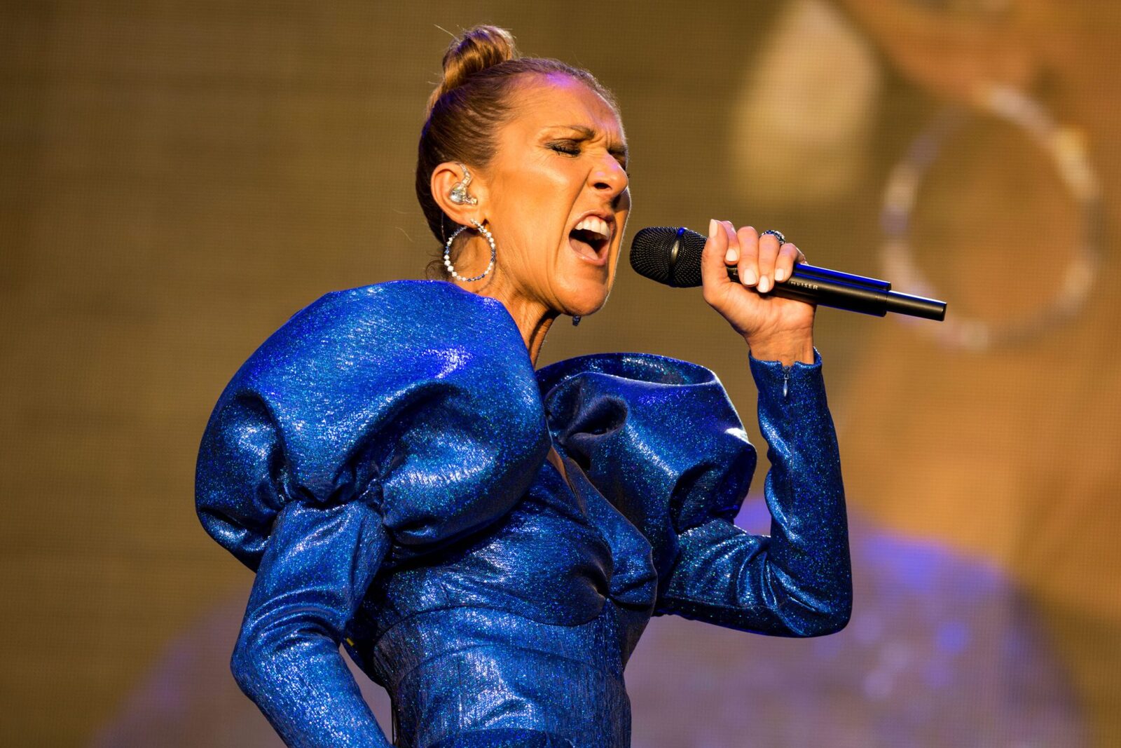 Celine Dion anunță revenirea pe scenă, concerte în toamnă