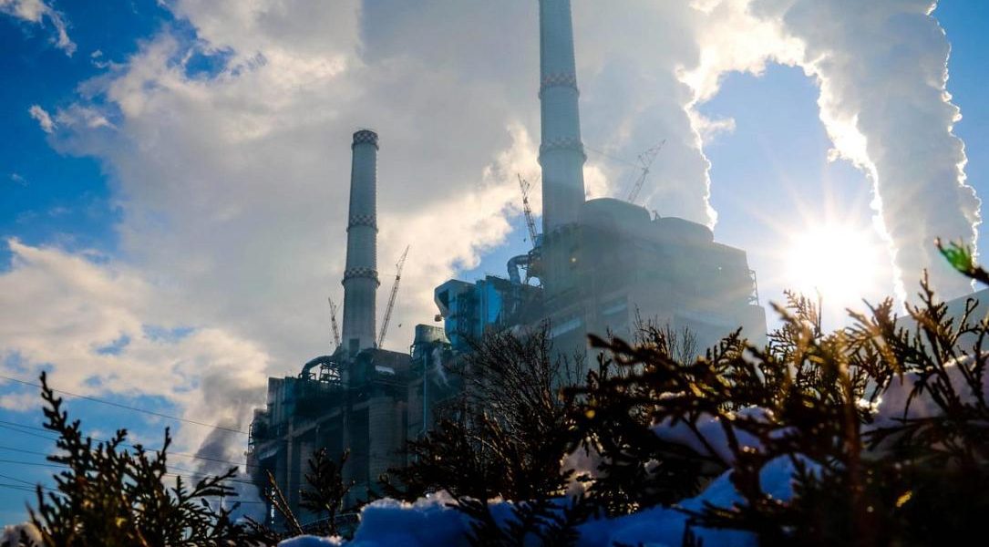 Aproximativ 600 de angajați ai Complexului Energetic Oltenia (CE Oltenia) și-au pierdut locurile de muncă la începutul lunii aprilie, după expirarea contractelor de muncă pe durată determinată