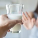 Lapte versus Parkinson: Avertismentul neurologilor. Ce spun specialiștii?