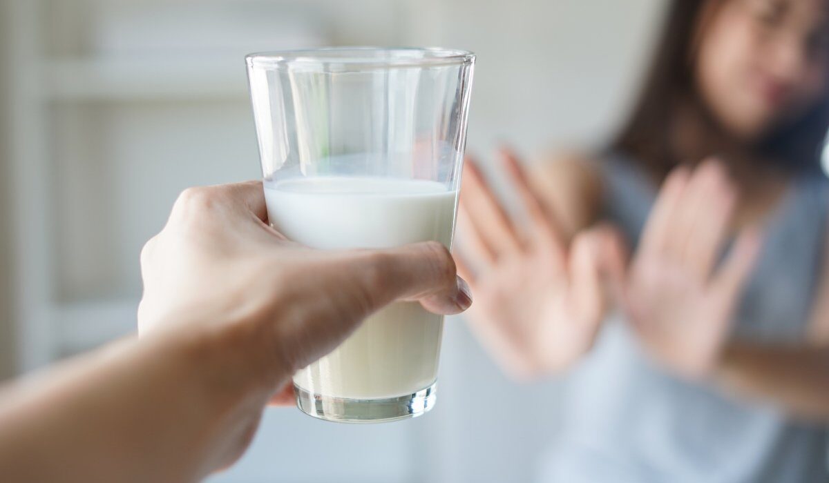 Lapte versus Parkinson: Avertismentul neurologilor. Ce spun specialiștii?