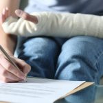 Control riguros asupra concediilor medicale: CNAS va putea verifica decizia medicilor și suspenda plata certificatelor suspecte