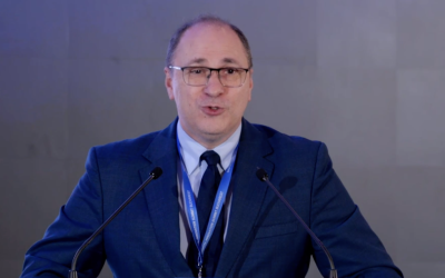Ministrul Educației, Mihai Dimian, a abordat problema supraaglomerării școlilor, exemplificând cu propria experiență legată de înscrierea fiului său la clasa pregătitoare