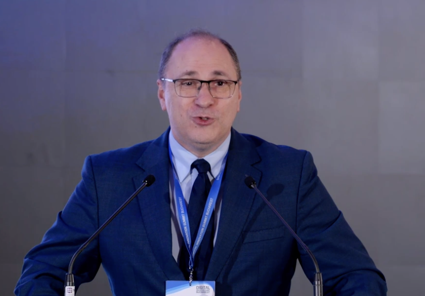 Când copilul meu a început pregătitoarea erau 20 de elevi în clasă, iar după o săptămână erau 32. Părinții vin cu mașina din jurul Sucevei din vile foarte frumoase și de unde au plecat au lăsat 16 în clasă / Hai să schimbăm regulile! – Edupedu.ro