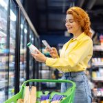 Cum se descurcă românii cu prețurile mari: Trucuri de economisire