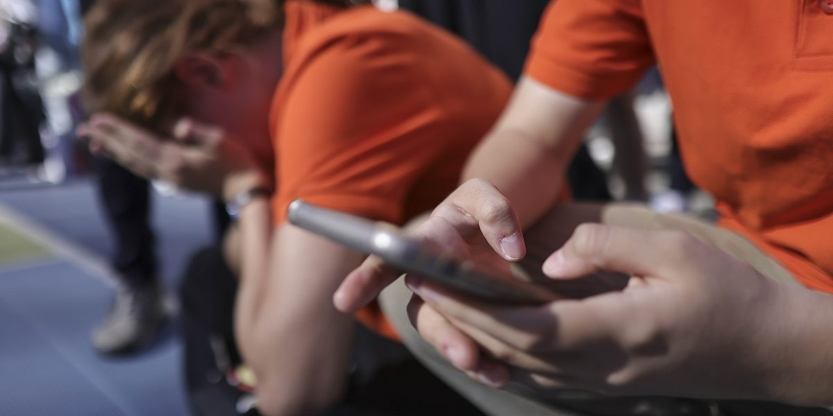 Comisia Europeană actualizează aplicația de verificare a vârstei