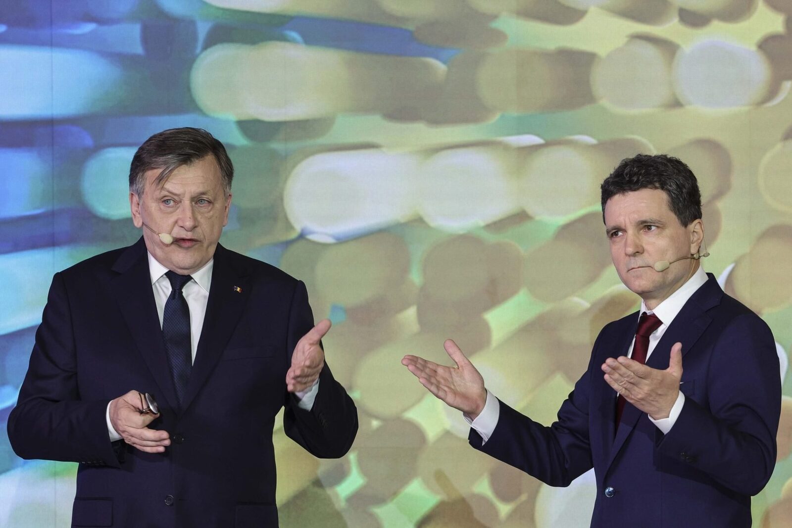 Fostul candidat la prezidențiale Crin ANTONESCU a criticat, prin intermediul unei postări pe Facebook, susținătorii președintelui Nicușor Dan, după ce acesta din urmă a făcut numiri controversate la conducerile unor parchete importante