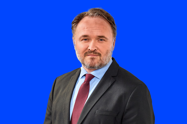 Uniunea Europeană se pregătește pentru un șoc energetic de durată, luând în calcul raționalizarea combustibilului BRUXELLES – Uniunea Europeană evaluează „toate posibilitățile”, inclusiv raționalizarea combustibilului și eliberarea de petrol din rezervele strategice, în contextul pregătirilor pentru un șoc energetic „de durată” provocat de războiul din Orientul Mijlociu