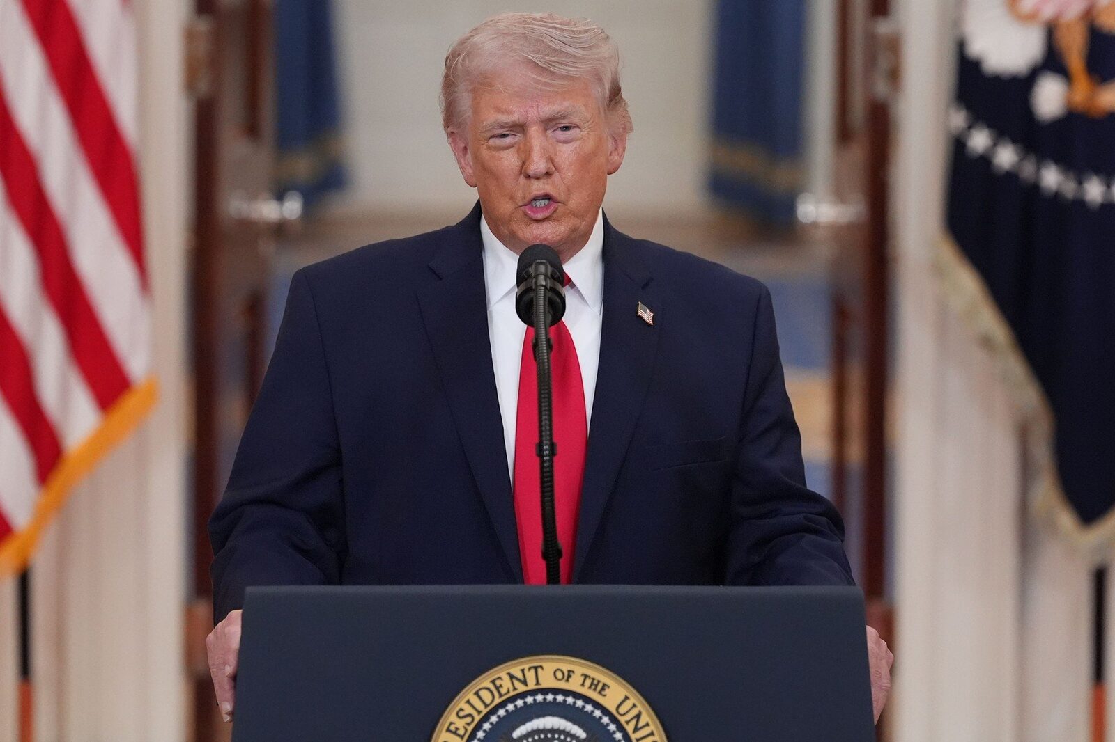 Președintele Trump promite încheierea rapidă a războiului cu Iranul, dar nu oferă detalii concrete, stârnind îngrijorare pe piață WASHINGTON – Într-un discurs televizat așteptat cu interes, președintele Statelor Unite ale Americii, Donald Trump, a reiterat miercuri seara că războiul cu Iranul se va sfârși în curând