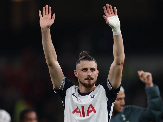 ADIO, Tottenham! Transferul lui Radu Drăgușin, în "linie dreaptă"