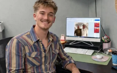 Dezamăgit de Donald Trump, alegătorul scormone dosarele Epstein ore-n șir