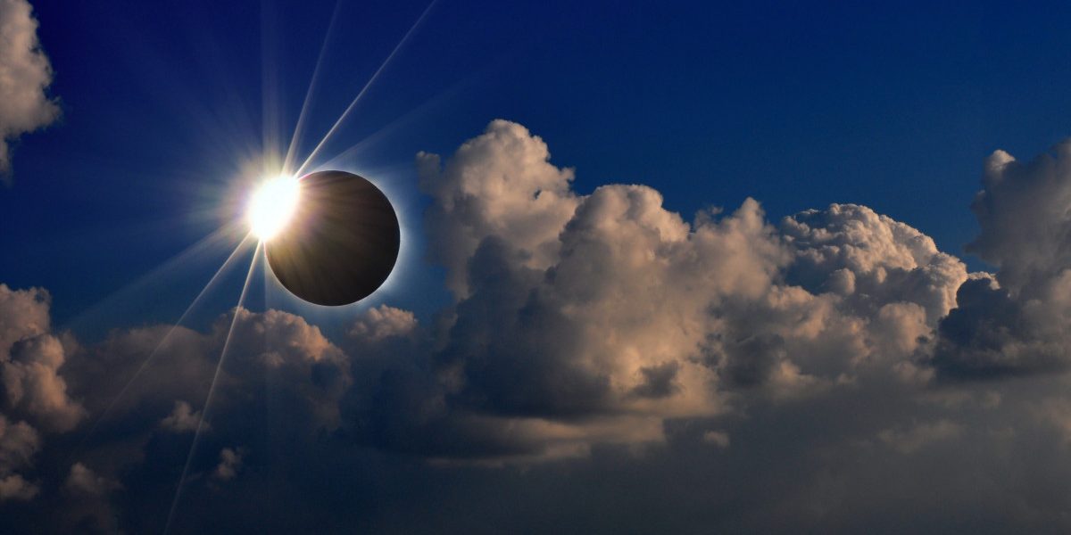 Eclipsa totală de Soare din 2026, vizibilă și din România. Când are loc fenomenul astronomic al anului