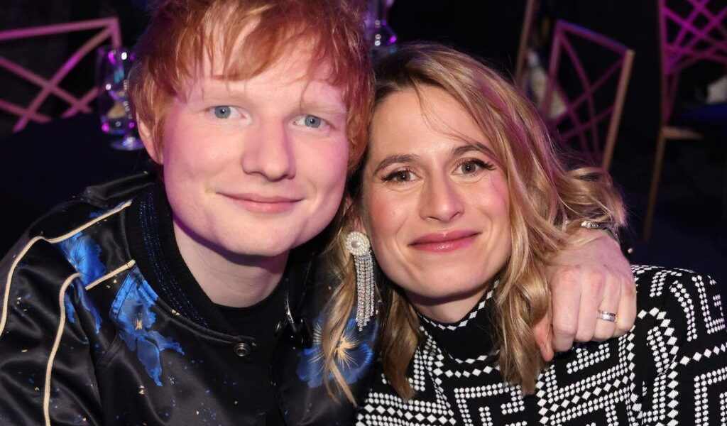 Ed Sheeran, despre lupta soției sale cu cancerul în timpul sarcinii Cântărețul britanic Ed Sheeran a dezvăluit un episod dificil din viața personală, împărtășind publicului detalii despre lupta soției sale, Cherry Seaborn, cu cancerul