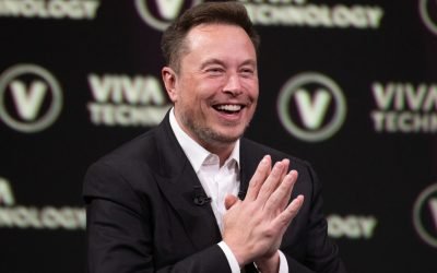 SpaceX se pregătește să intre pe bursă: Un IPO istoric, cu potențialul de a-l transforma pe Elon Musk în trilionar Compania de explorare spațială SpaceX, fondată de Elon Musk, a demarat demersurile pentru a-și vinde acțiunile către public, un pas care ar putea reprezenta una dintre cele mai mari oferte publice inițiale (IPO) din istoria modernă