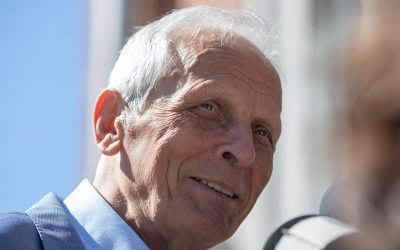 Fostul Premier Stolojan: Ilie Bolojan, singura variantă pentru a scoate România din criză Fostul prim-ministru, Theodor Stolojan, a declarat că singura soluție pentru a evita o criză politică majoră este continuarea guvernării cu Ilie Bolojan în funcția de prim-ministru