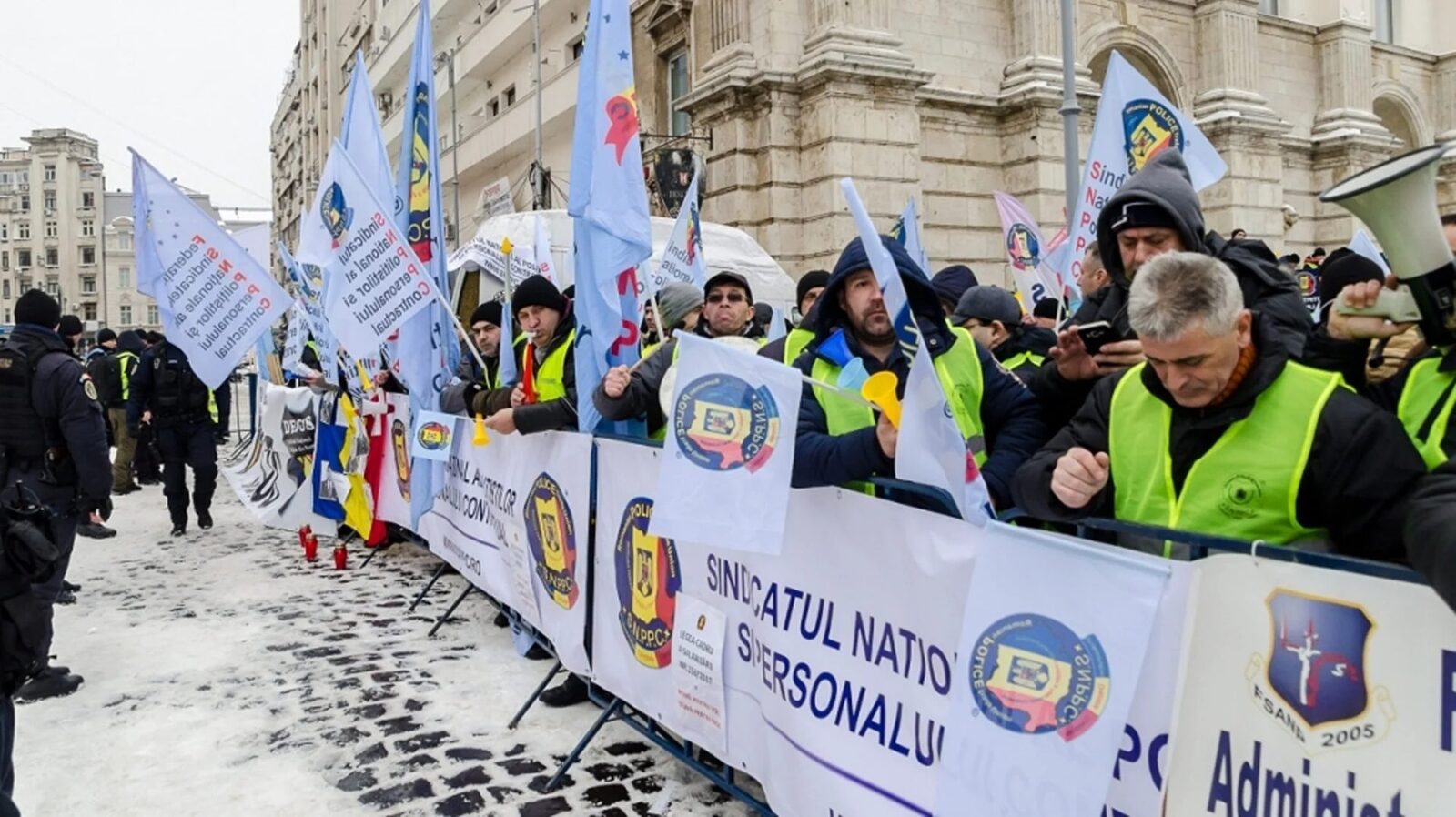 Pensionare mai rapidă pentru mamele polițist: Schimbări majore la salarii și pensii militare (DOC)
