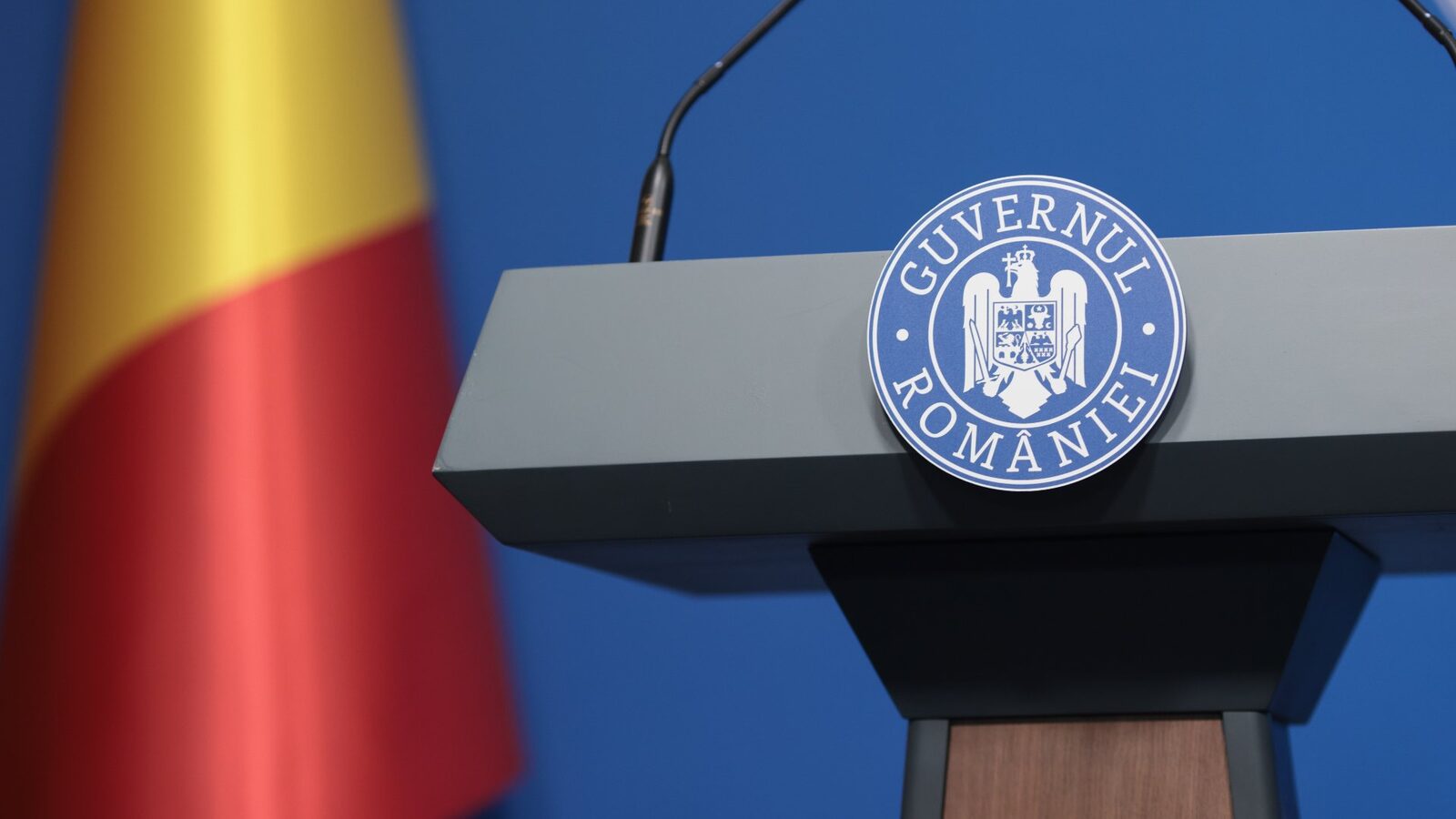 Guvernul se reunește astăzi într-o ședință extraordinară pentru a aproba reducerea accizei la motorină și introducerea unei taxe pentru companiile petroliere