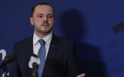 România, condamnată să plătească 3 miliarde de lei către Pfizer pentru vaccinuri anti-COVID necomandate România a pierdut procesul cu compania farmaceutică Pfizer în legătură cu achiziția de vaccinuri anti-COVID