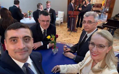 George Simion și Dan Dungaciu, liderii Alianței pentru Unirea Românilor (AUR), au participat marți seara la recepția organizată de ambasadorul Statelor Unite ale Americii în România, Darryl Nirenberg, cu ocazia inaugurării mandatului acestuia