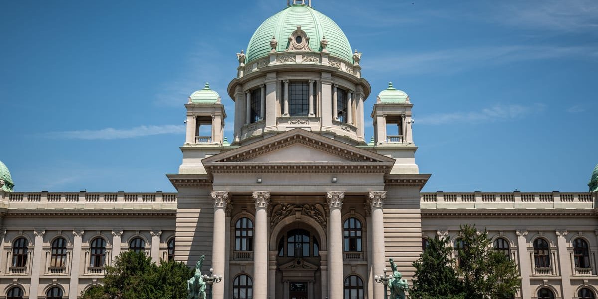 UE, lovitură pentru Serbia: Până la 1,5 miliarde € tăiate din fonduri