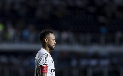 Neymar, din nou în centrul atenției: Gesturi controversate și riscul ratării Mondialului STARUL brazilian de fotbal, NEYMAR, se confruntă cu o nouă serie de controverse, după ce a fost implicat într-un incident la meciul dintre SANTOS și REMO