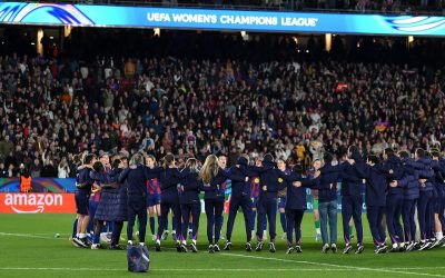Barcelona Feminin s-a calificat în semifinalele UEFA Women’s Champions League cu o dublă victorie categorică în fața rivalei Real Madrid, stabilind un scor agregat de 12-2