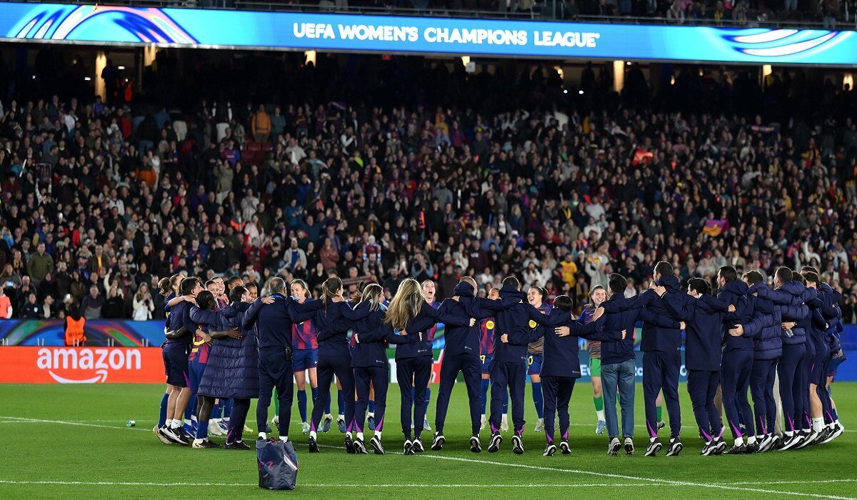 Barcelona Feminin s-a calificat în semifinalele UEFA Women’s Champions League cu o dublă victorie categorică în fața rivalei Real Madrid, stabilind un scor agregat de 12-2