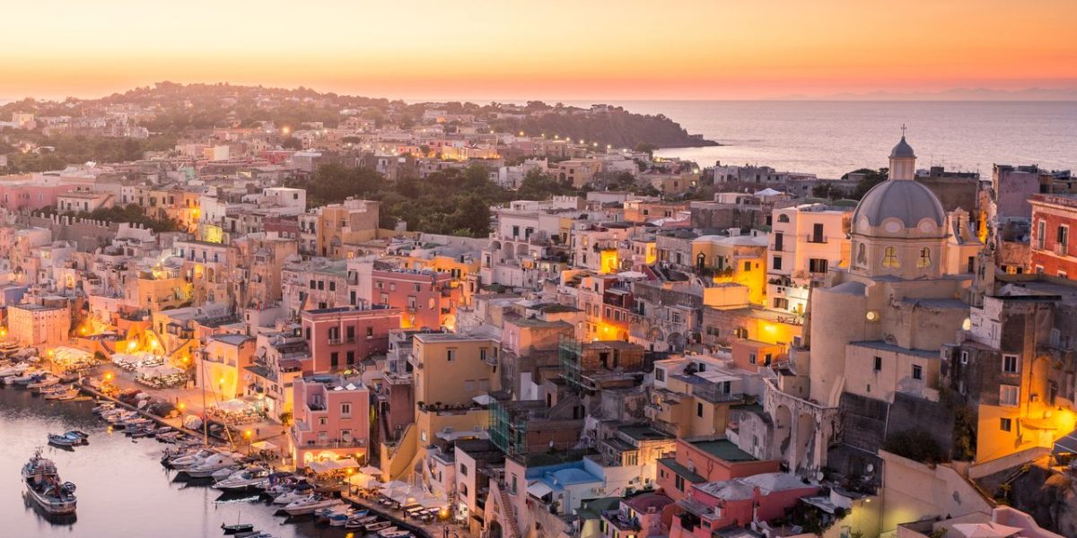 Alternativa la Coasta Amalfi: 6 locuri la fel de spectaculoase, dar mai ieftine
