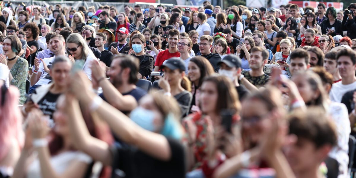 Actriță din Teen Wolf, la Comic Con București, după anularea lui Iain Glen