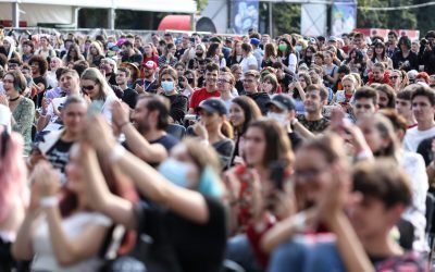 Actriță din Teen Wolf, la Comic Con București, după anularea lui Iain Glen