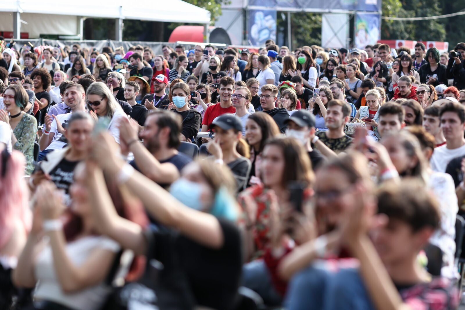 Actriță din Teen Wolf, la Comic Con București, după anularea lui Iain Glen