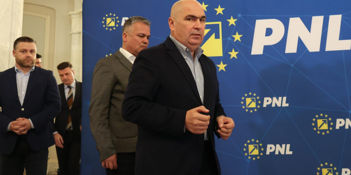 Bolojan, atac dur la PSD după vot: „Fug de răspundere cu cutiile de pantofi”