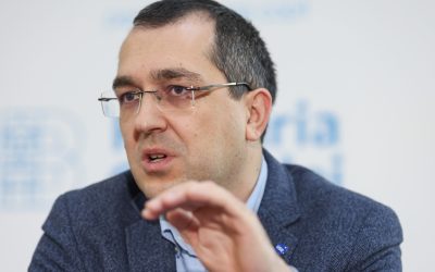Voiculescu: Ministerul Sănătății, ocolit în achizițiile de vaccinuri anti-COVID Fostul ministru al Sănătății, Vlad Voiculescu, a declarat într-un interviu pentru G4Media că Ministerul Sănătății nu a fost informat în legătură cu contractele pentru achiziția de vaccinuri anti-COVID