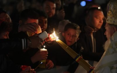 Învierea la Patriarhie: Când începe slujba și unde se ia Lumina Sfântă