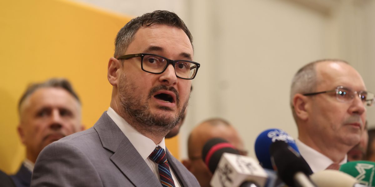 AUR: Scandal cu bătaie la un eveniment, implicat deputatul Dan Tănasă