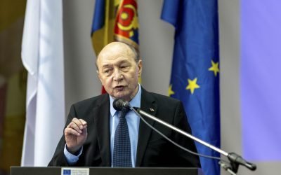 Băsescu, despre amenințările lui Trump privind NATO: „Europa trebuie să ia în serios crearea Statelor Unite ale Europei” Fostul președinte Traian Băsescu a afirmat, într-o apariție la Digi24, că țările europene ar trebui să trateze cu seriozitate amenințările lui Donald Trump legate de retragerea Statelor Unite din NATO