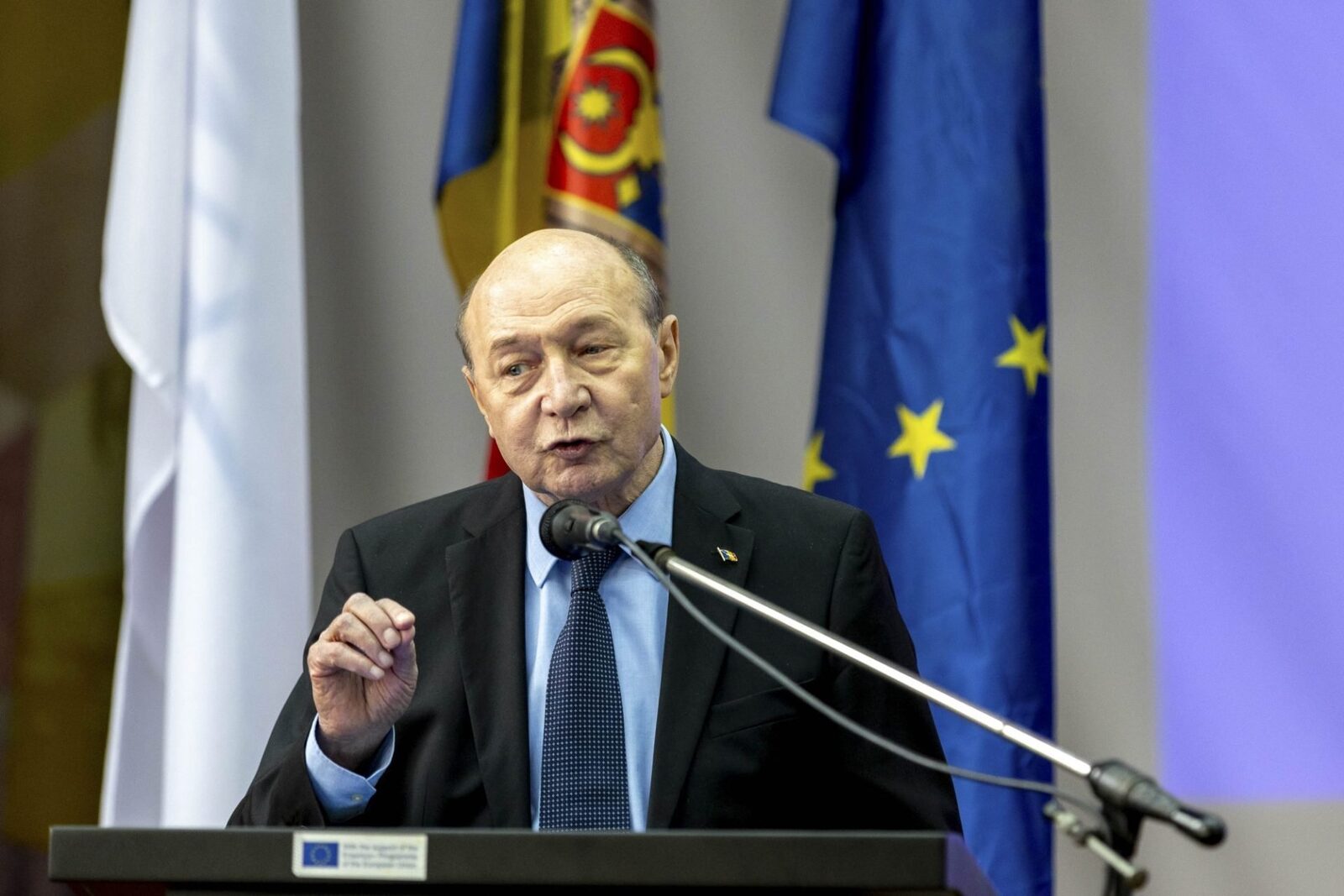 Băsescu, despre amenințările lui Trump privind NATO: „Europa trebuie să ia în serios crearea Statelor Unite ale Europei” Fostul președinte Traian Băsescu a afirmat, într-o apariție la Digi24, că țările europene ar trebui să trateze cu seriozitate amenințările lui Donald Trump legate de retragerea Statelor Unite din NATO